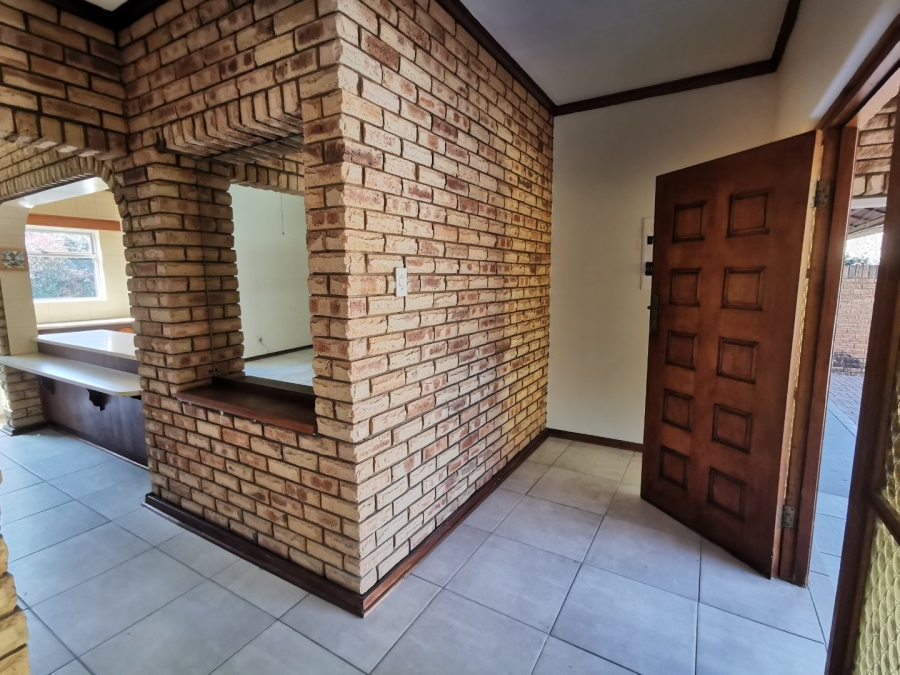 3 Bedroom Property for Sale in Flamwood North West